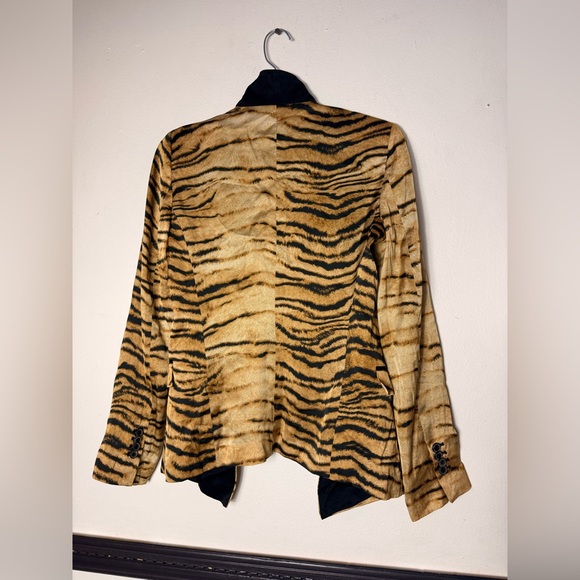 Zara Women's Bold Tiger Stripe Blazer - Picture 2 of 3